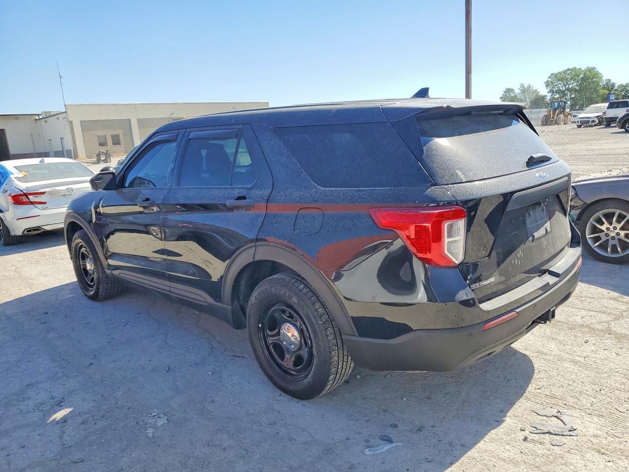 2023 Ford Explorer Police Interceptor - Фото 2