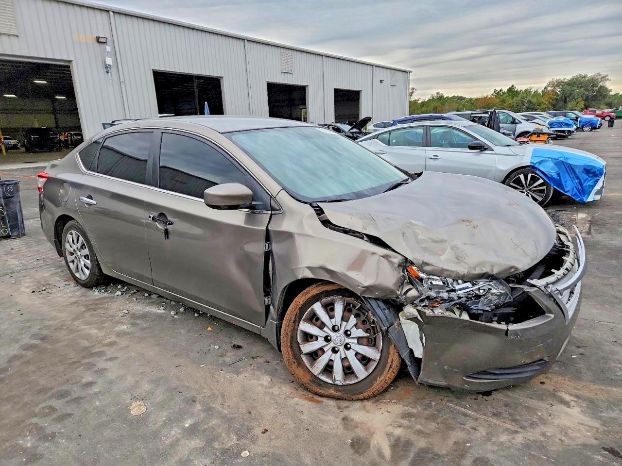2015 Nissan Sentra S - Фото 4