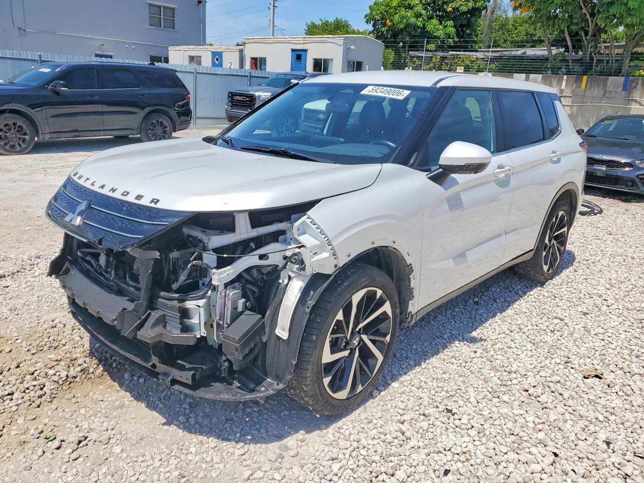 2024 Mitsubishi Outlander Se