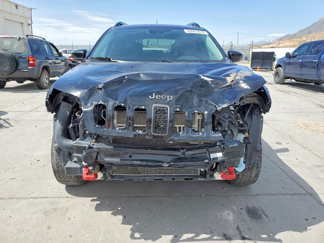 2022 Jeep Cherokee Trailhawk - Image 5