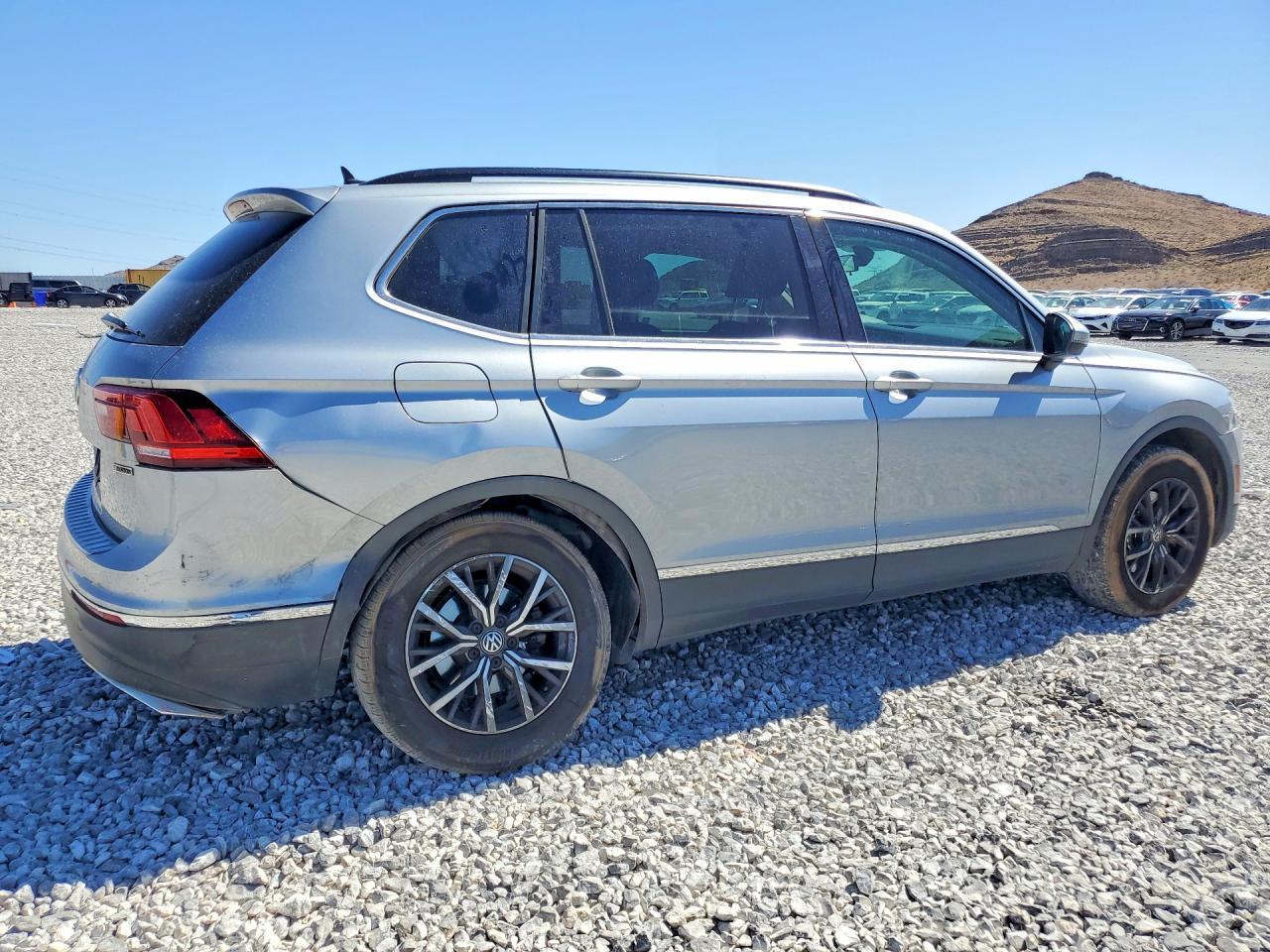 2020 Volkswagen Tiguan Se - Фото 3