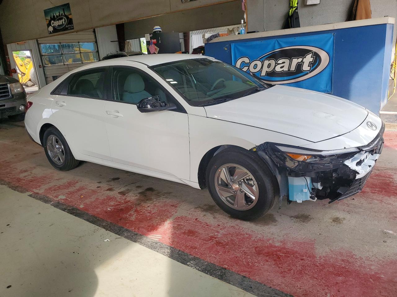 2026 Hyundai Elantra Se - Image 4