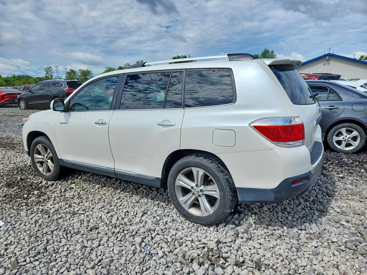 2011 Toyota Highlander Limited - Image 2