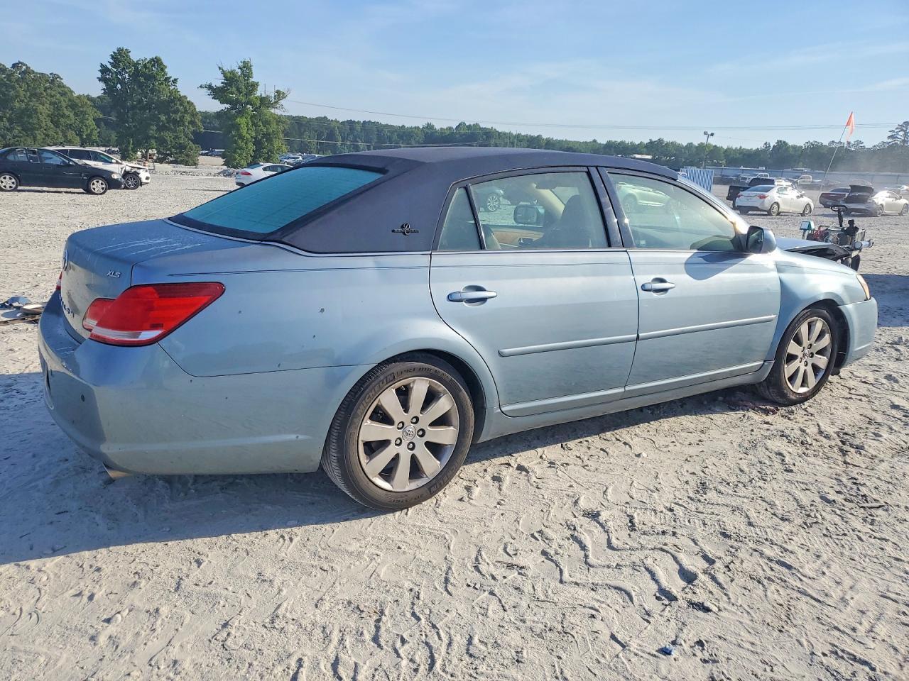 2007 Toyota Avalon Xls - Image 3