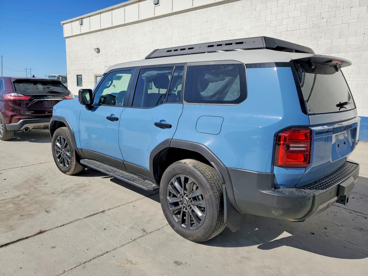 2025 Toyota Land Cruiser Base - Фото 2
