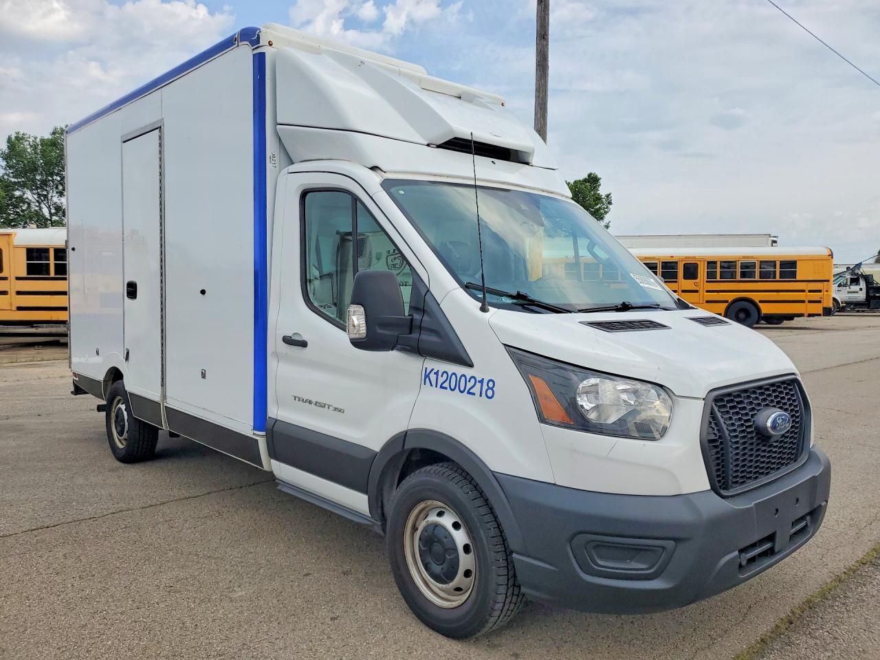 2020 Ford Transit Delivery Truck - Image 4