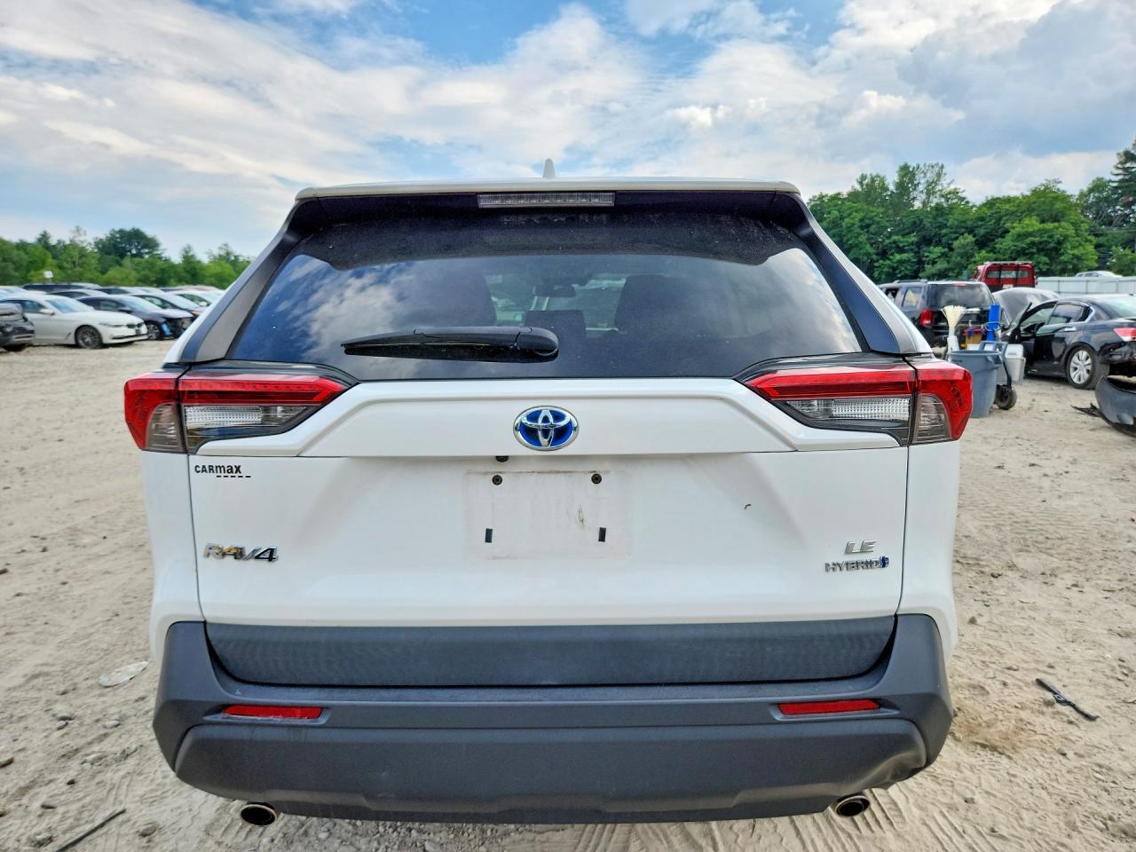 2020 Toyota Rav4 Le - Image 6