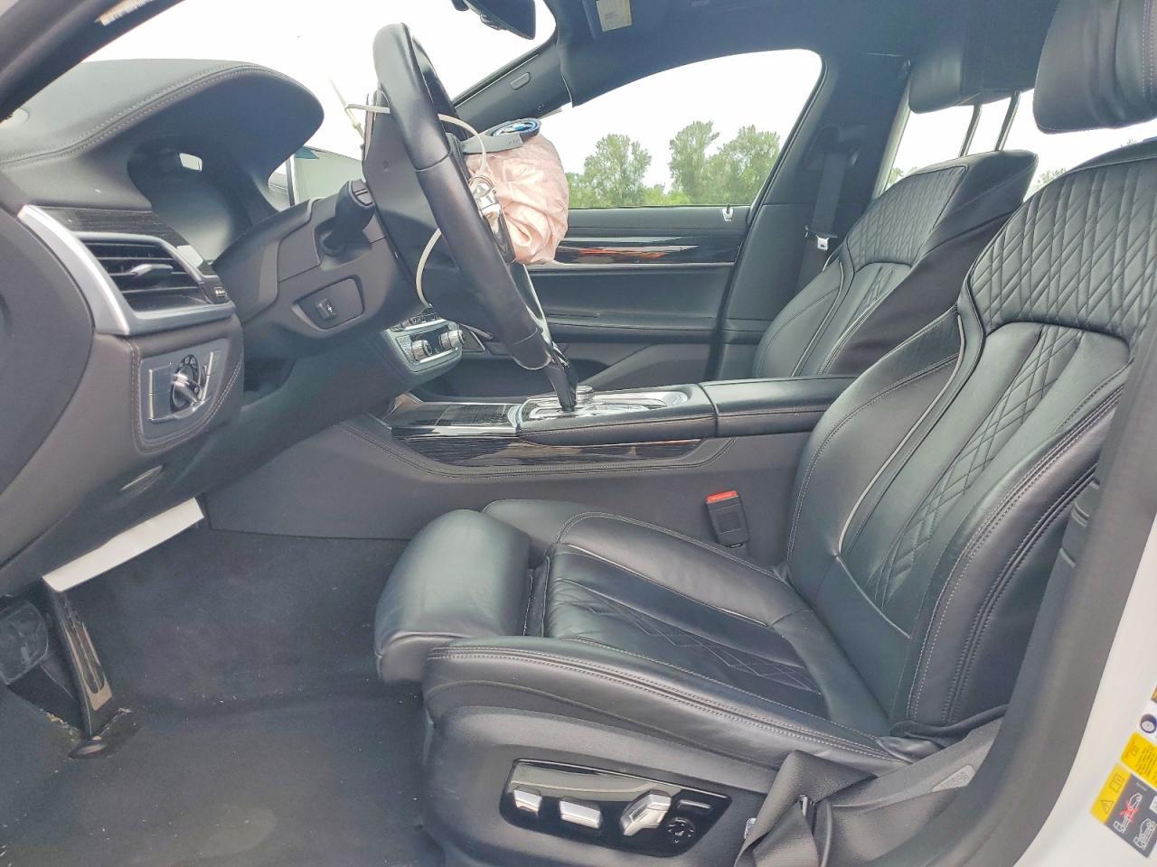 2022 BMW 745Xe - Фото 7