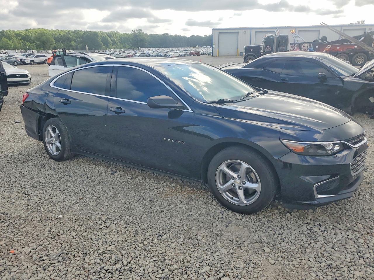 2018 Chevrolet Malibu Ls - Image 4