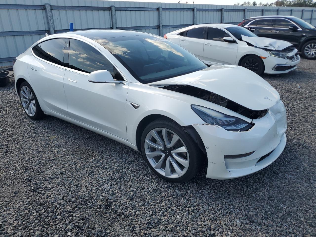 2020 Tesla Model 3 - Фото 4