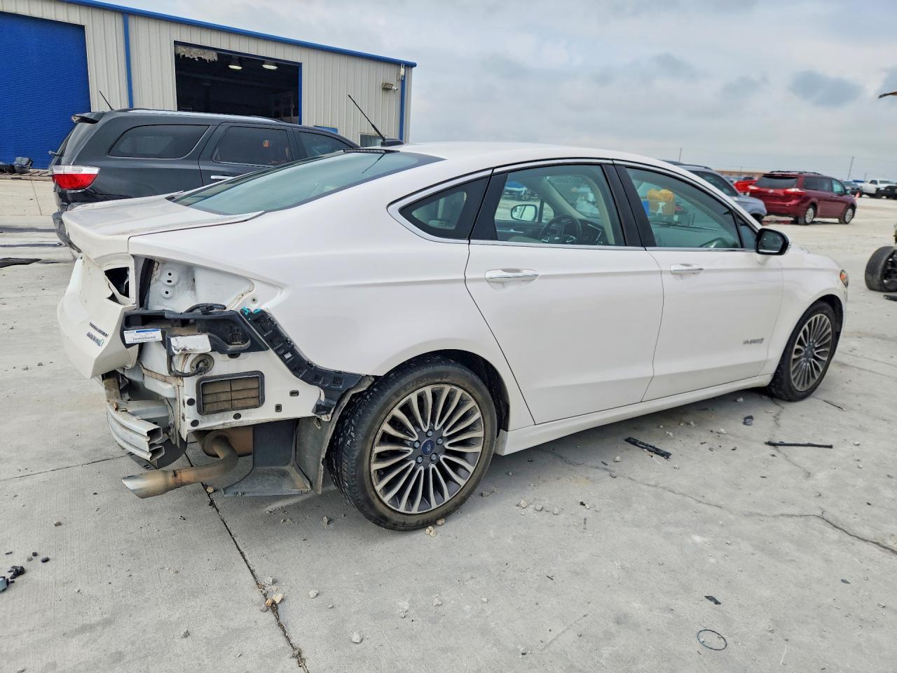 2017 Ford Fusion Titanium Hev - Фото 3