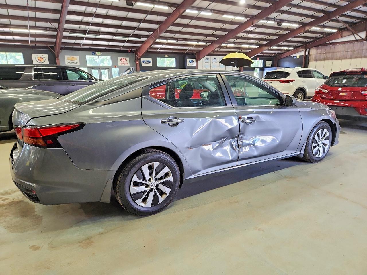 2020 Nissan Altima S - Фото 3