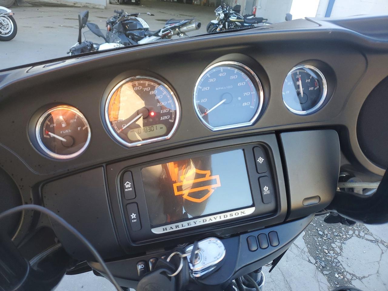 2015 Harley-Davidson Flhtcul Ultra Classic Low - Image 7