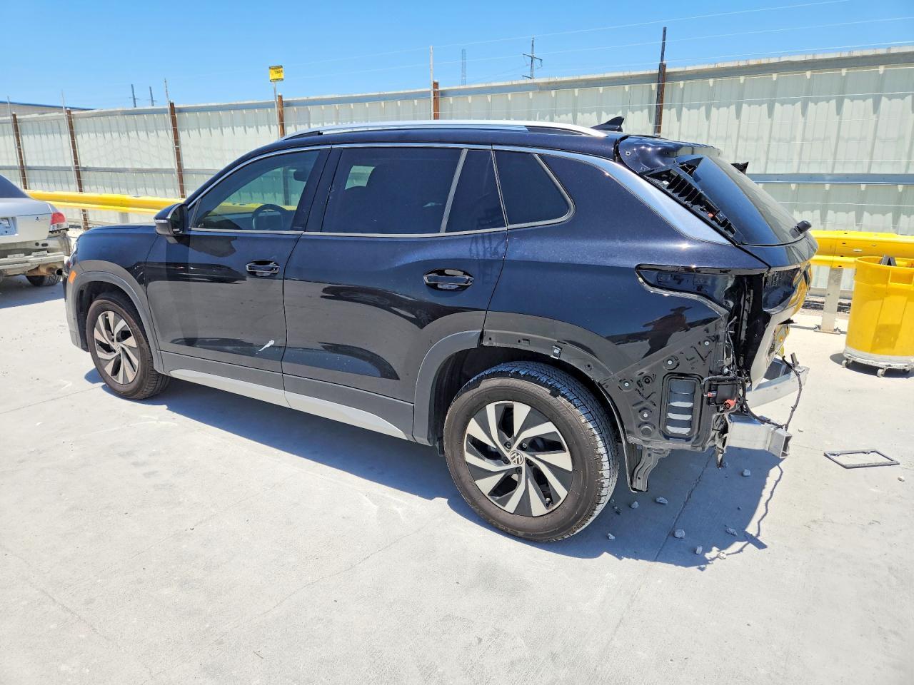 2026 Volkswagen Tiguan S - Фото 2