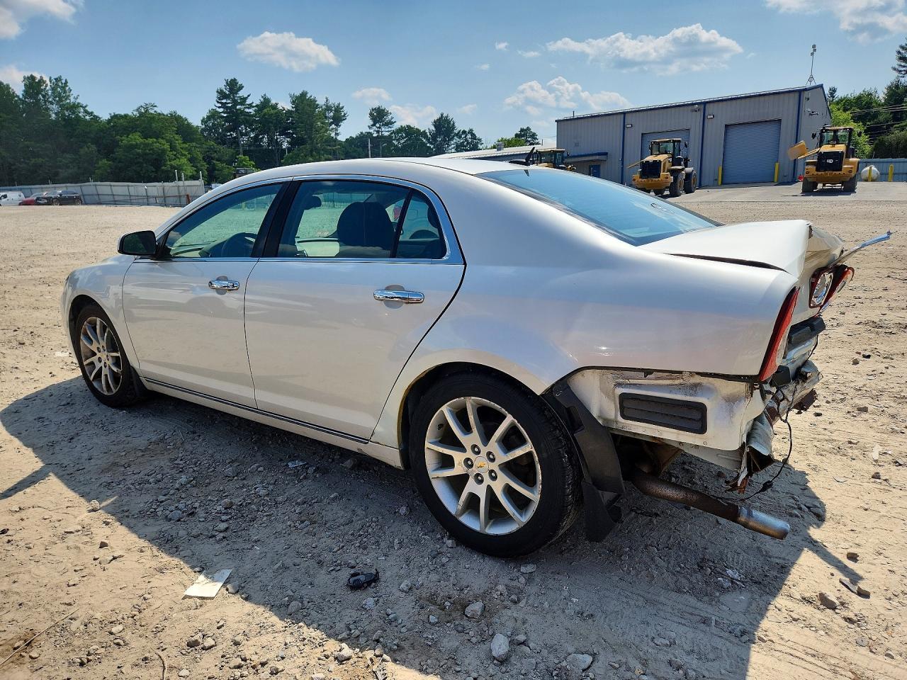 2011 Chevrolet Malibu Ltz - Image 2