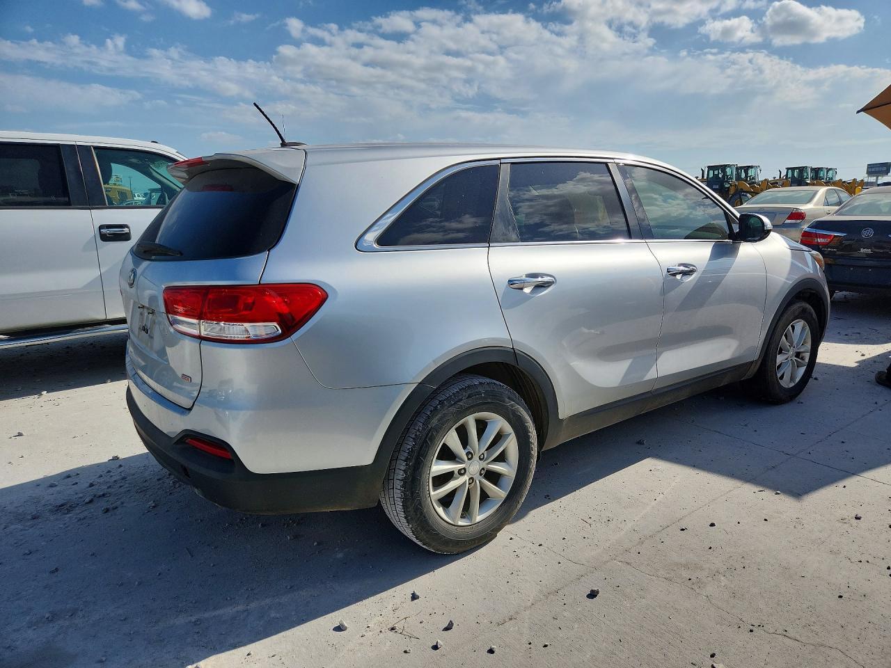 2016 Kia Sorento - Image 3