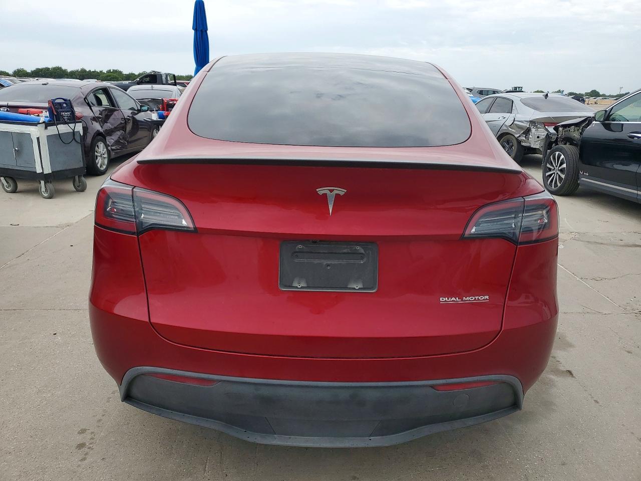 2024 Tesla Model Y - Фото 6