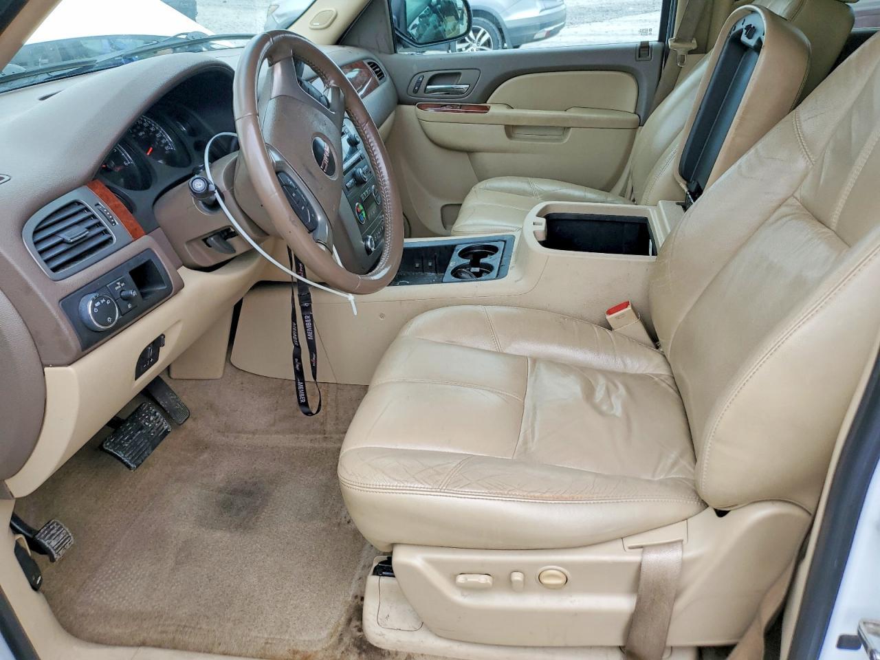 2011 GMC Yukon Xl C1500 Slt - Image 7