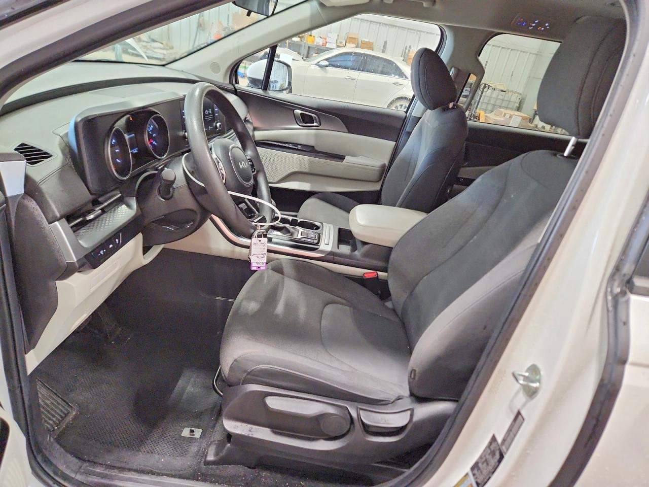 2023 Kia Carnival Lx - Фото 7