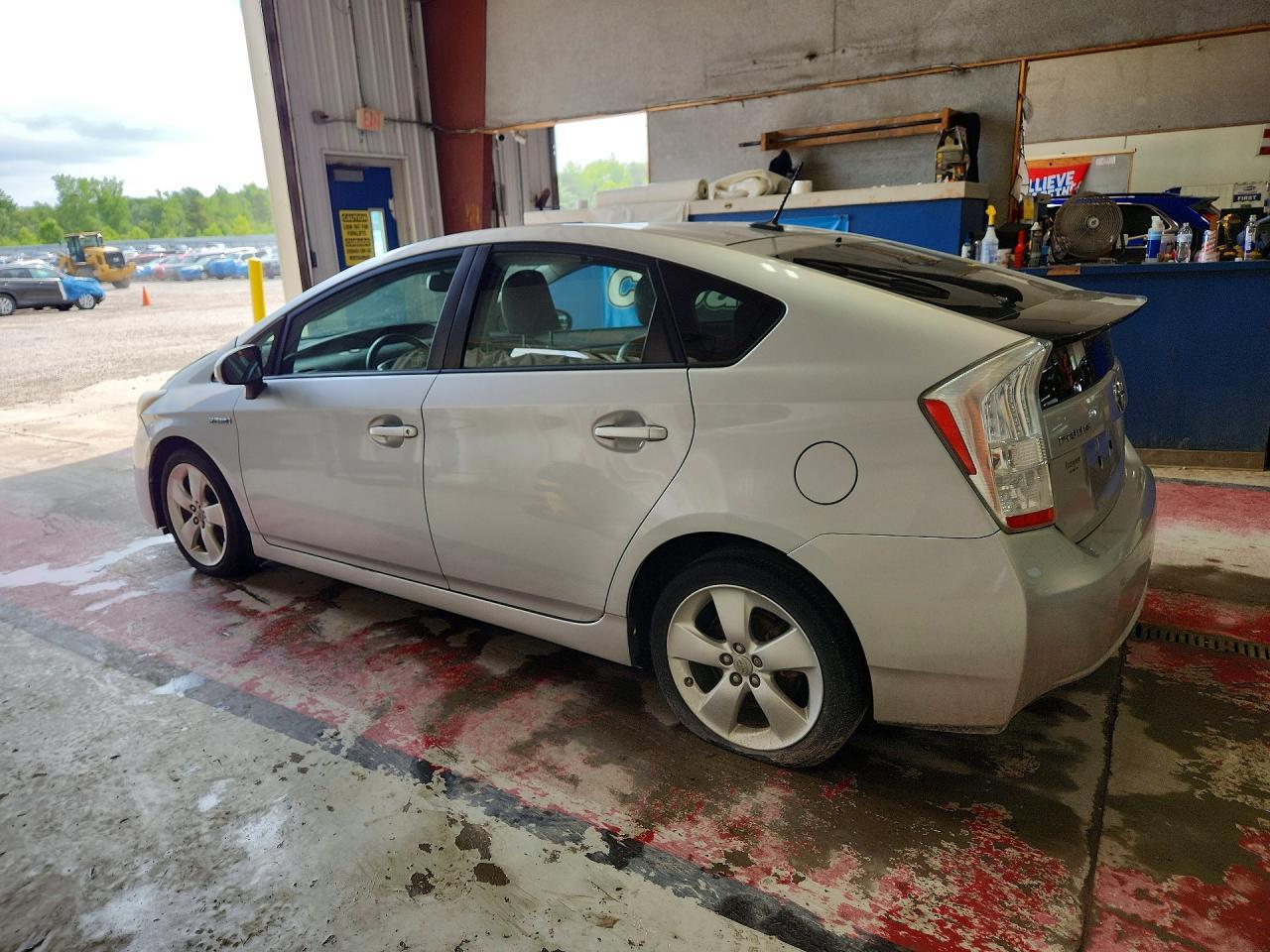 2010 Toyota Prius - Image 2