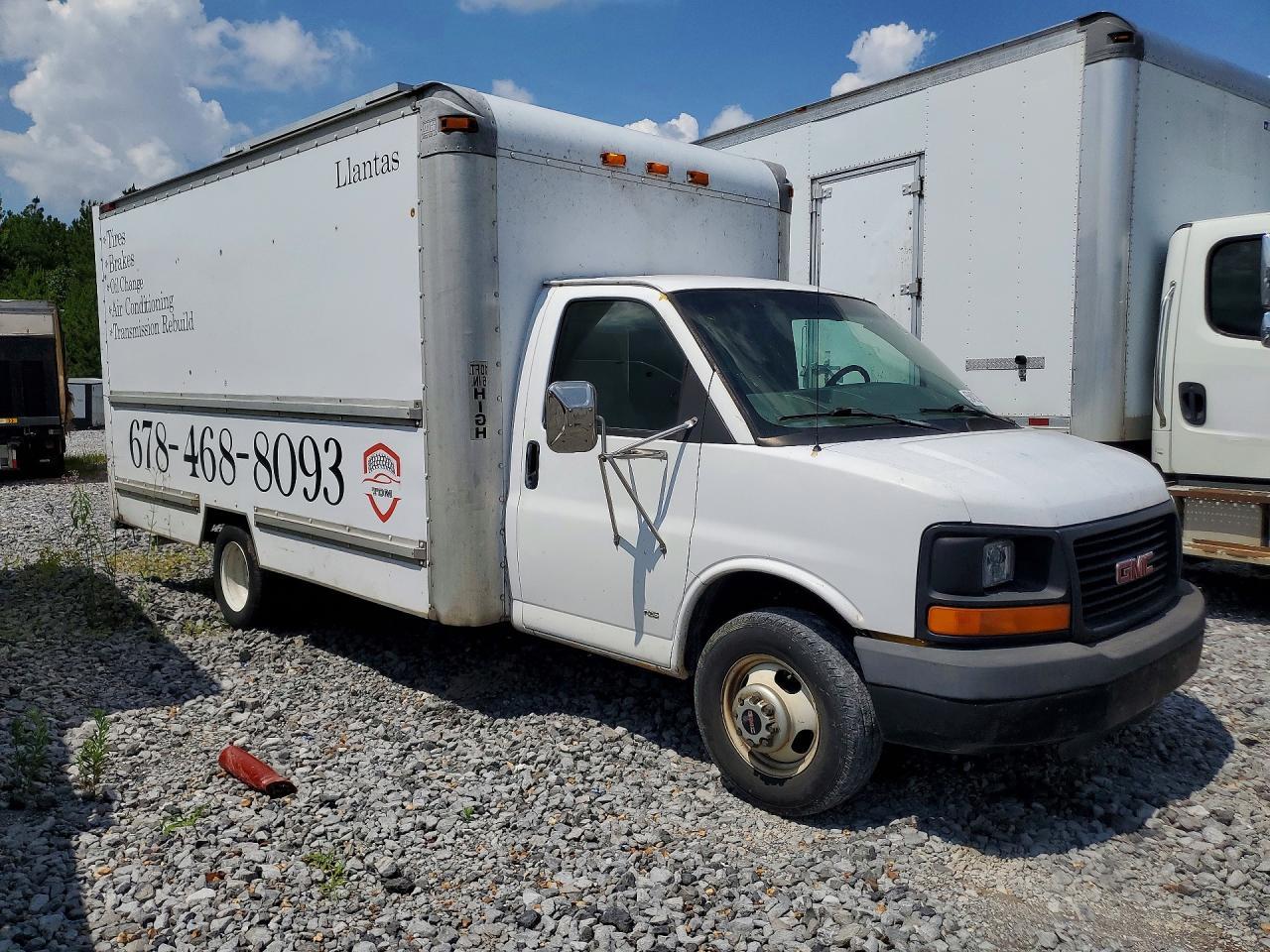 2003 GMC Savana Box Truck - Фото 4
