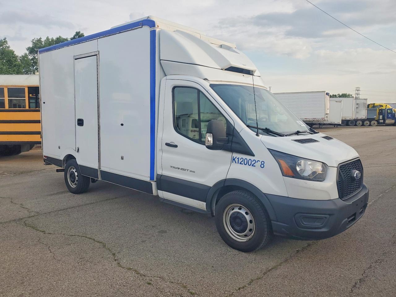 2020 Ford Transit Delivery Truck - Image 4