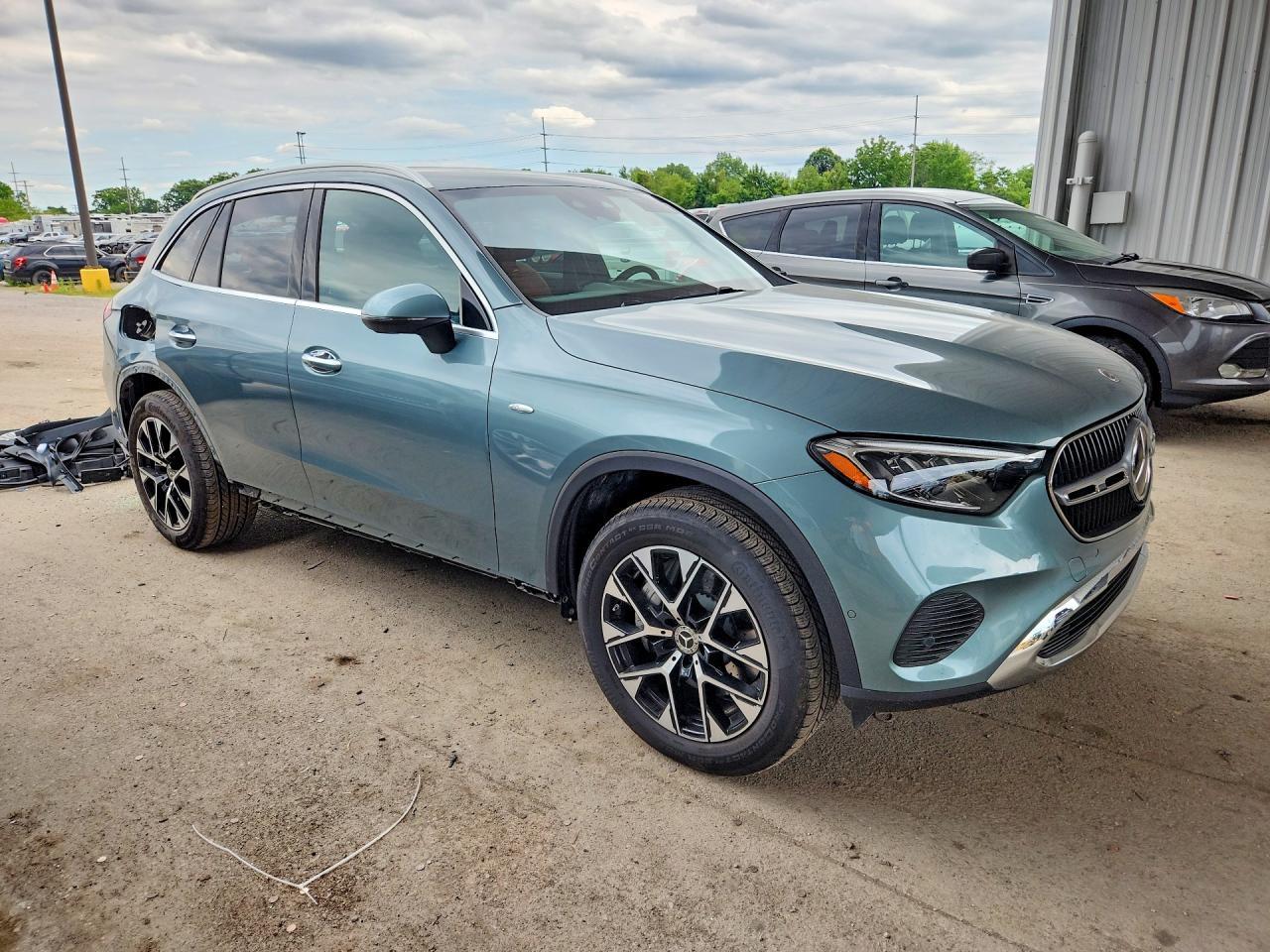 2025 Mercedes-Benz Glc 350E - Image 4
