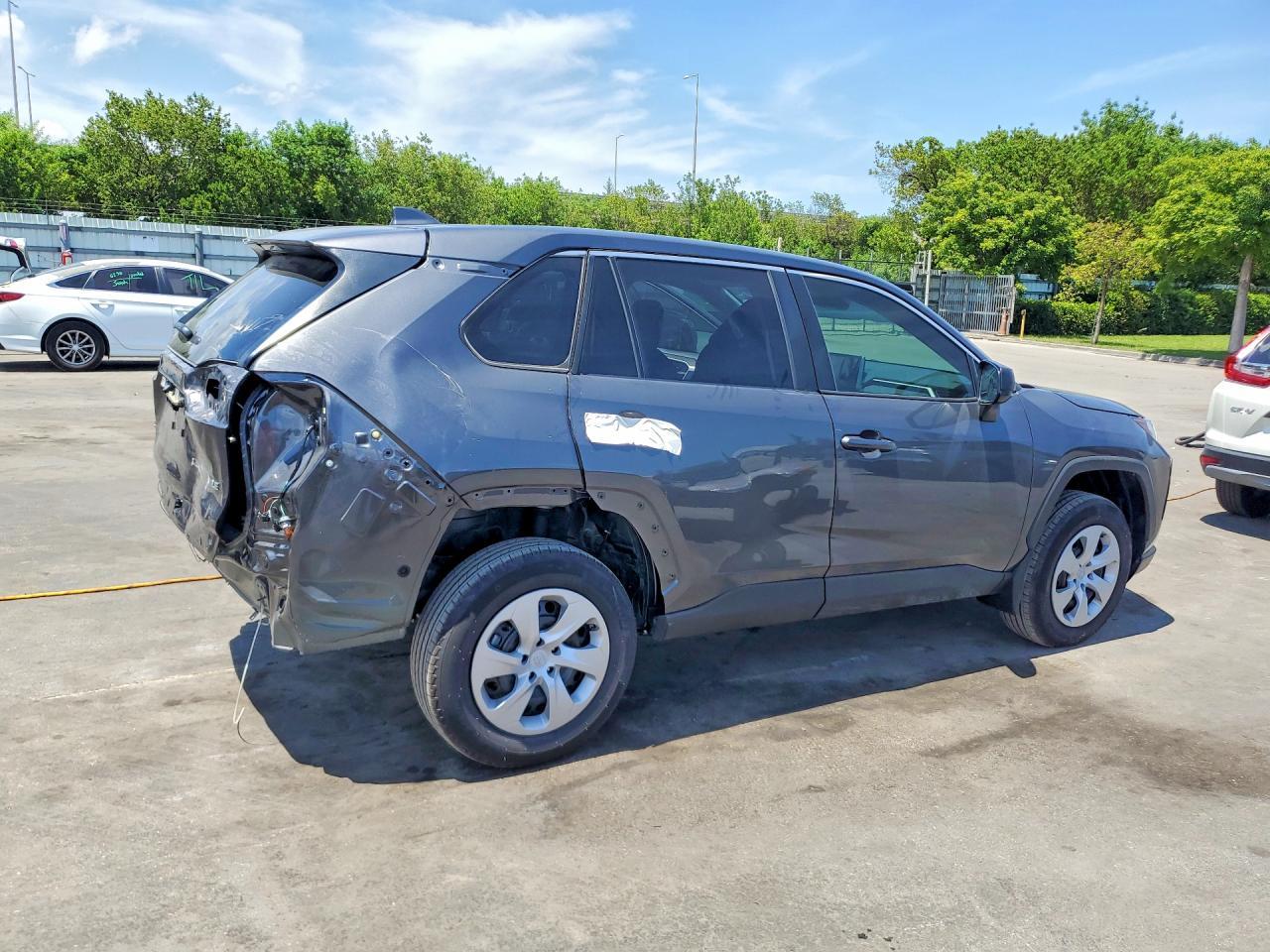 2025 Toyota Rav4 Le - Фото 3