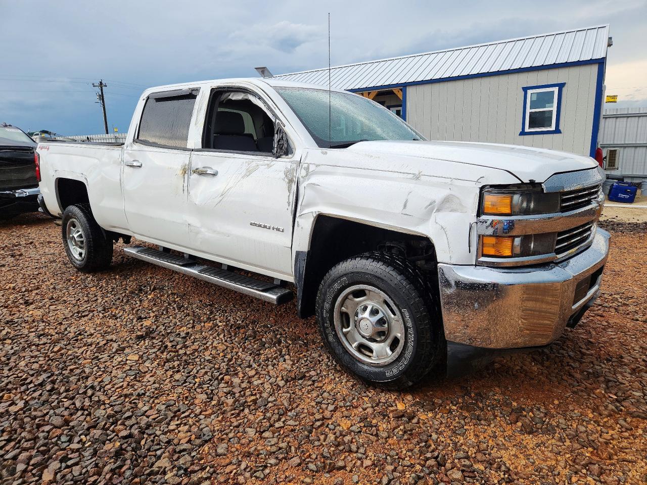 2015 Chevrolet Silverado K2500 Heavy Duty - Image 4