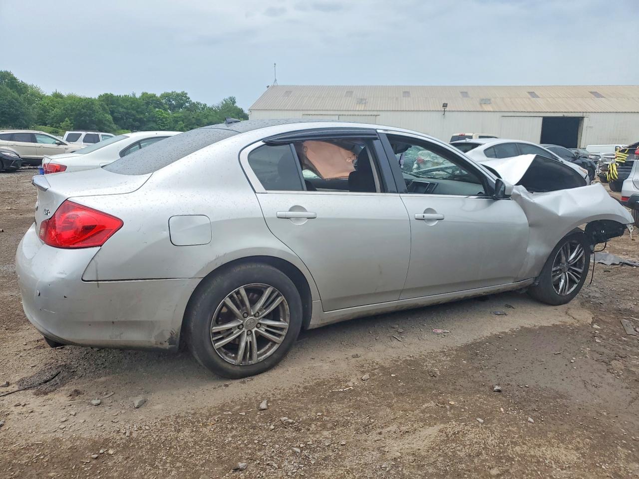 2013 Infiniti G37 Base - Фото 3