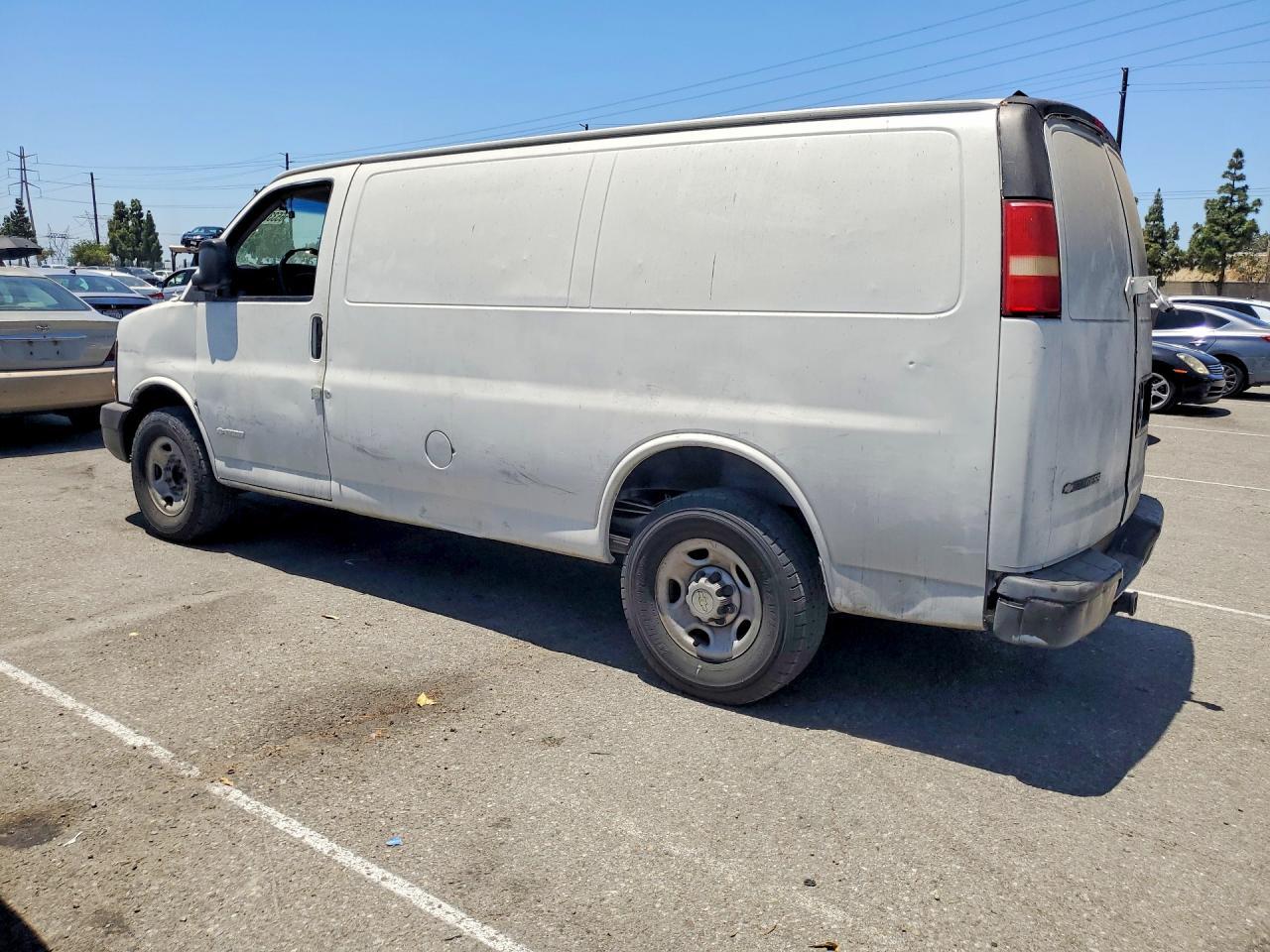 2006 Chevrolet Express 2500 Delivery Van - Image 2