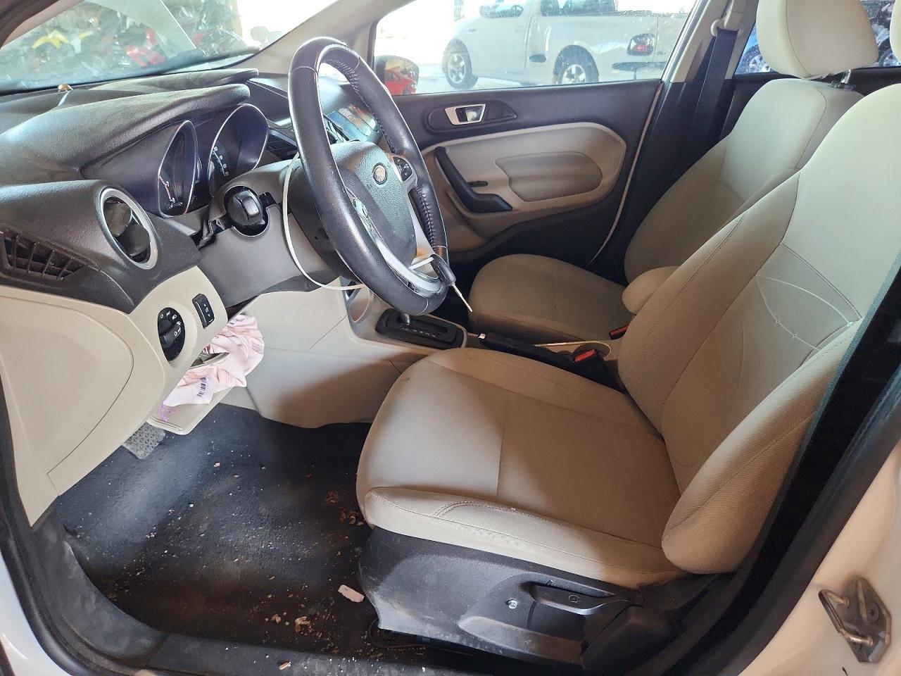 2014 Ford Fiesta Se - Фото 7