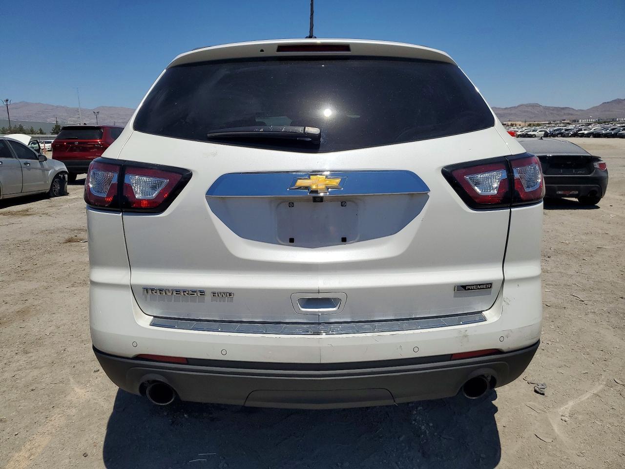2017 Chevrolet Traverse Premier - Фото 6