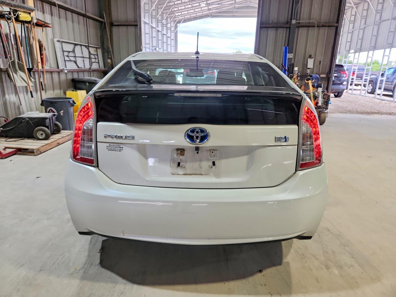 2013 Toyota Prius Two - Фото 6