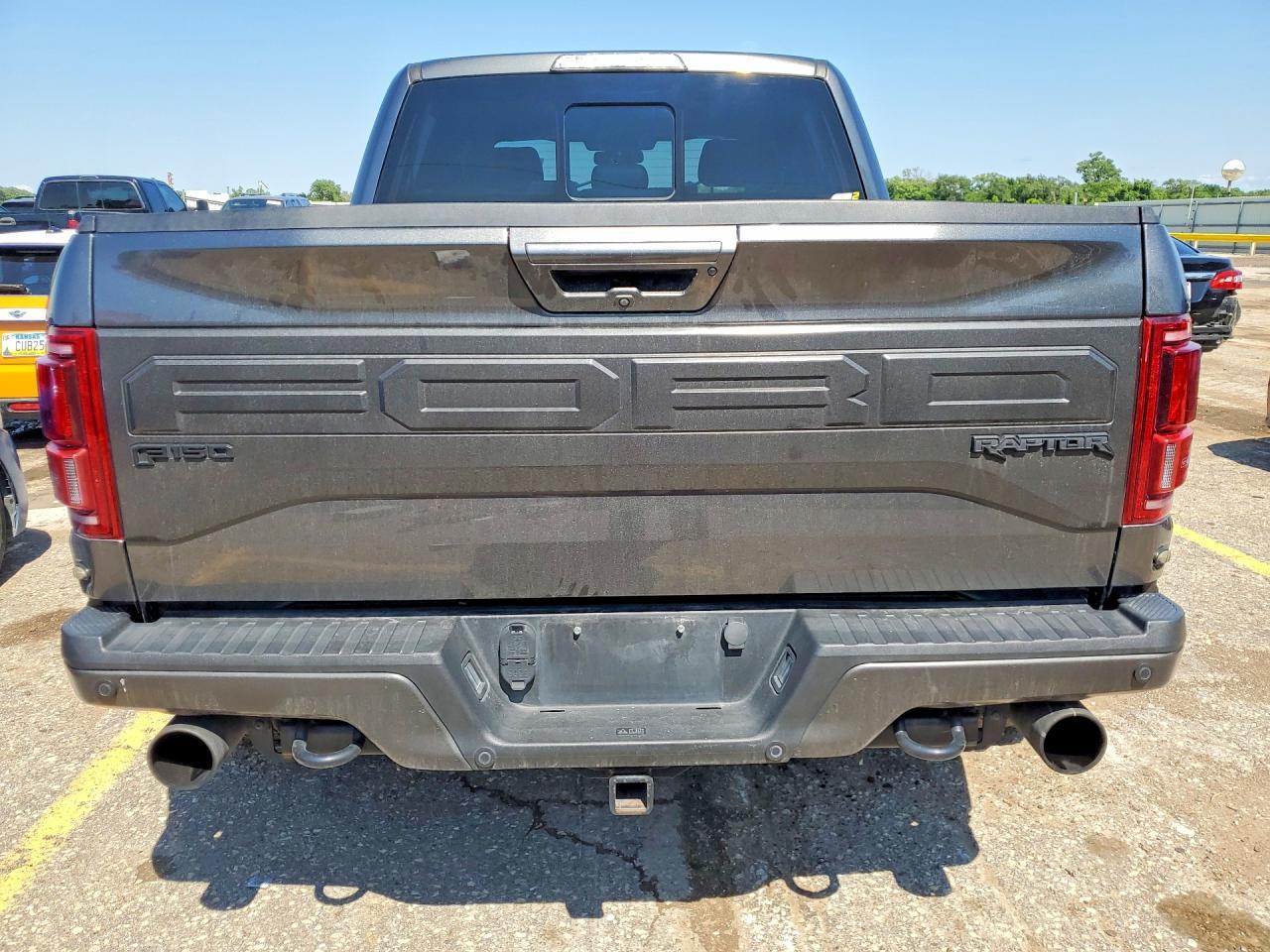 2017 Ford F150 Raptor - Фото 6