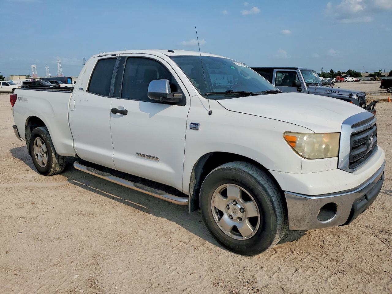 2011 Toyota Tundra Double Cab Sr5 - Image 4