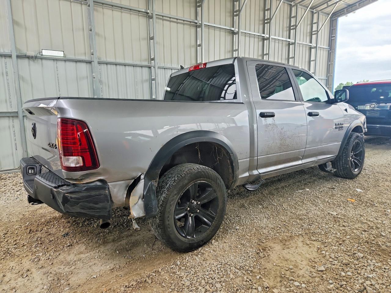 2022 Ram 1500 Classic Slt - Фото 3