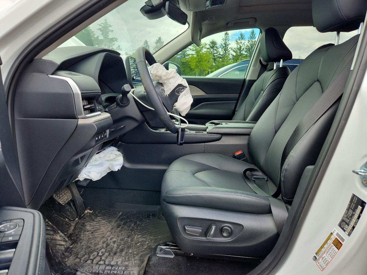 2026 Toyota Grand Highlander Hybrid Le - Image 7
