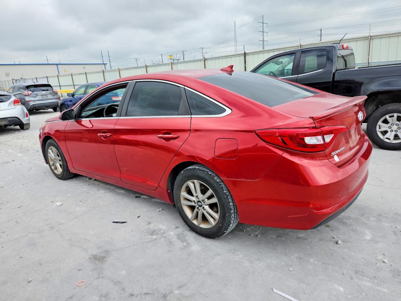 2017 Hyundai Sonata Se - Фото 2