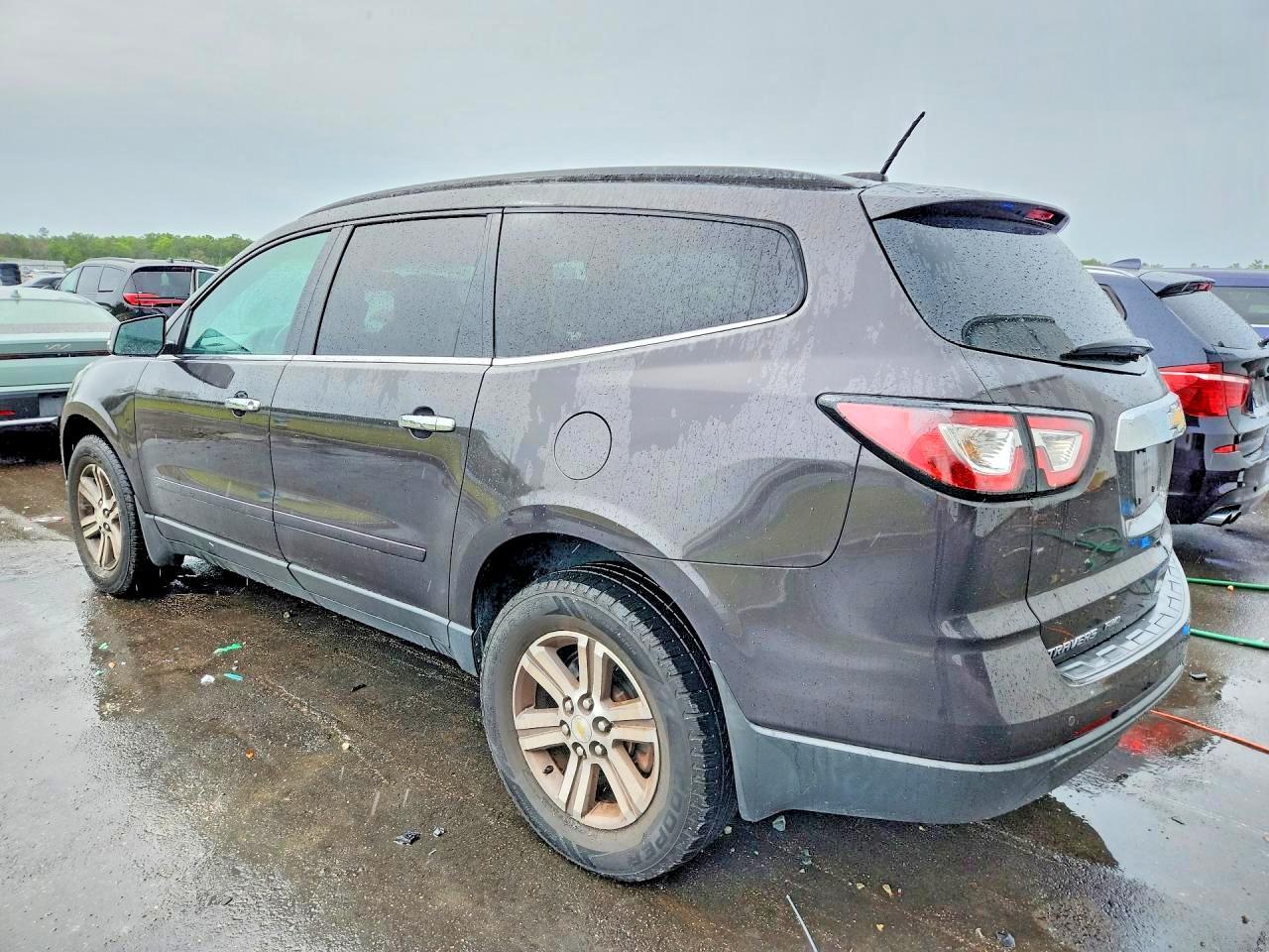 2017 Chevrolet Traverse Lt - Фото 2