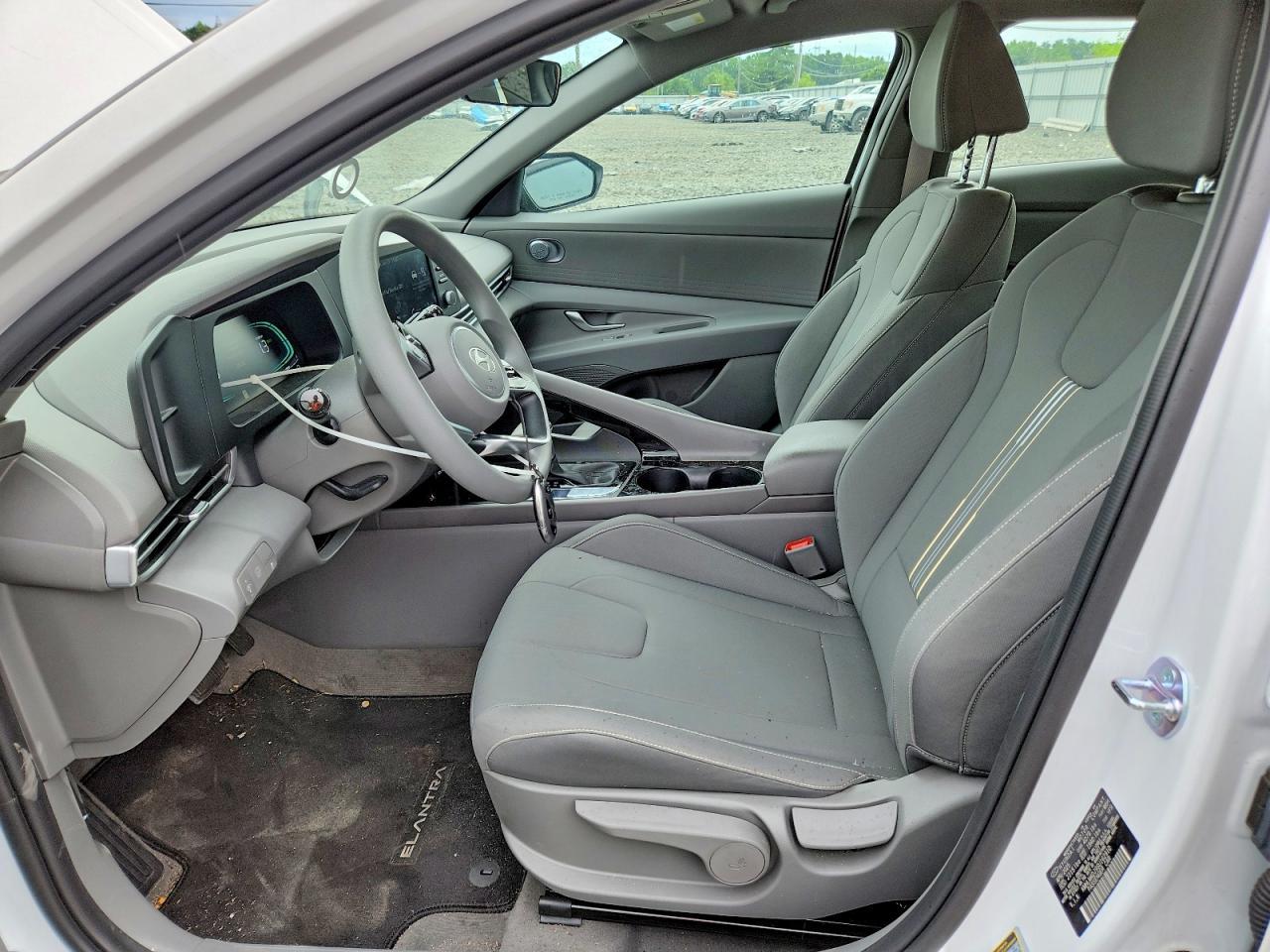 2025 Hyundai Elantra Hybrid Blue - Image 7