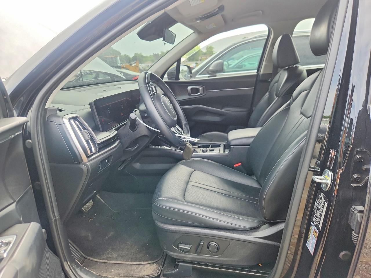 2024 Kia Sorento S - Image 7