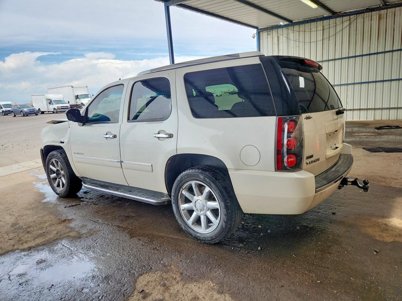 2010 GMC Yukon Denali - Фото 2