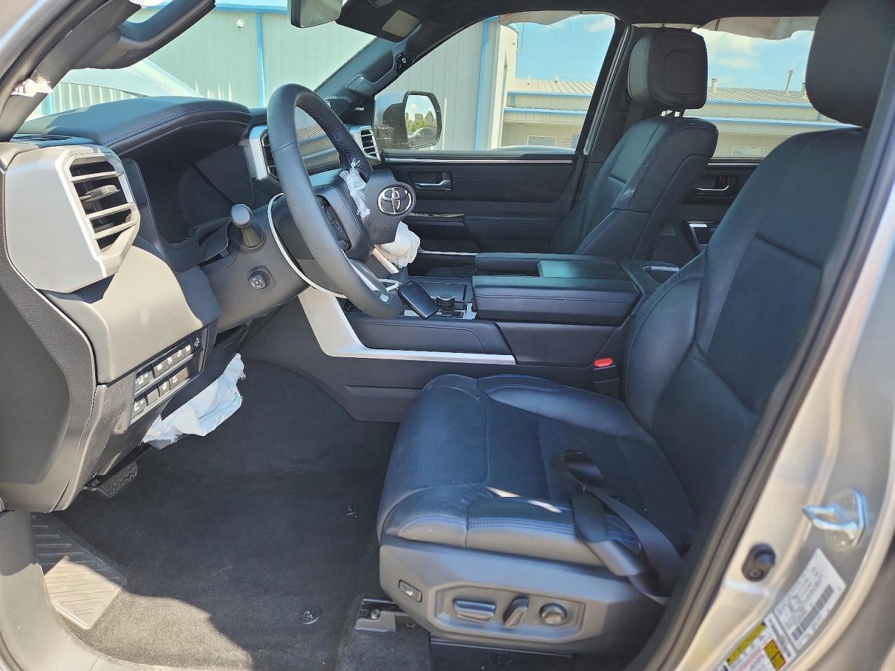 2025 Toyota Sequoia Platinum - Фото 7