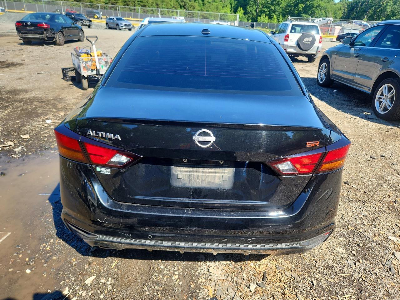 2023 Nissan Altima Sr - Image 6