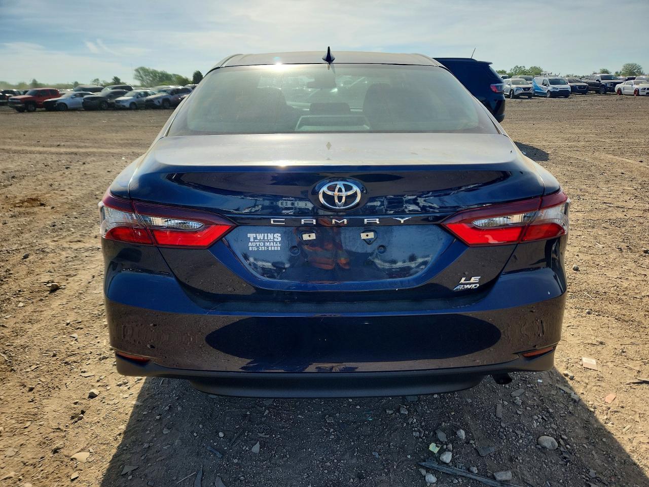 2022 Toyota Camry Le - Фото 6