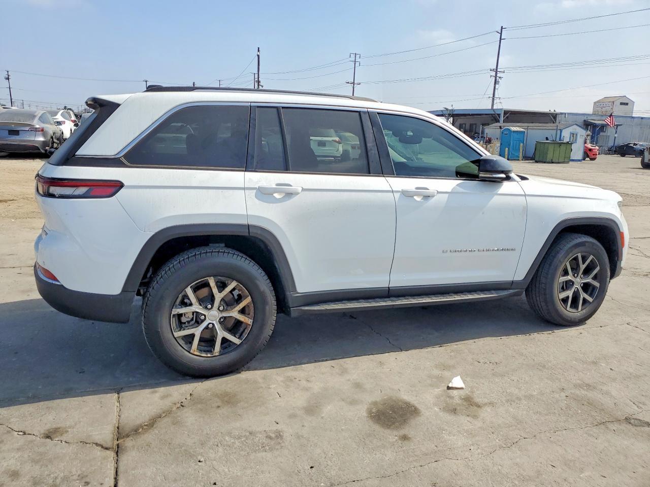 2023 Jeep Grand Cherokee Limited - Image 3