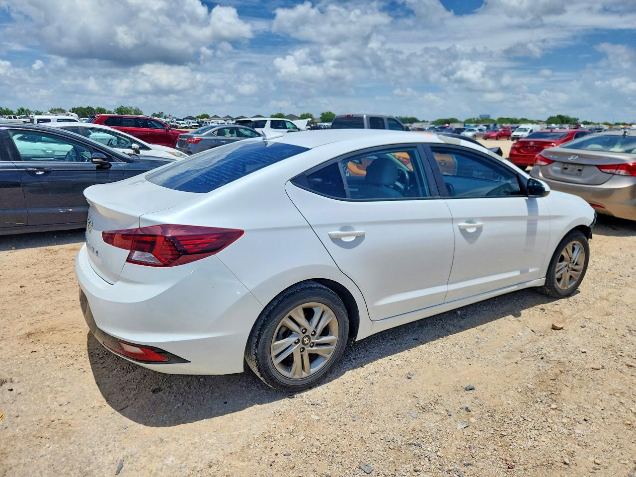 2019 Hyundai Elantra Sel - Фото 3