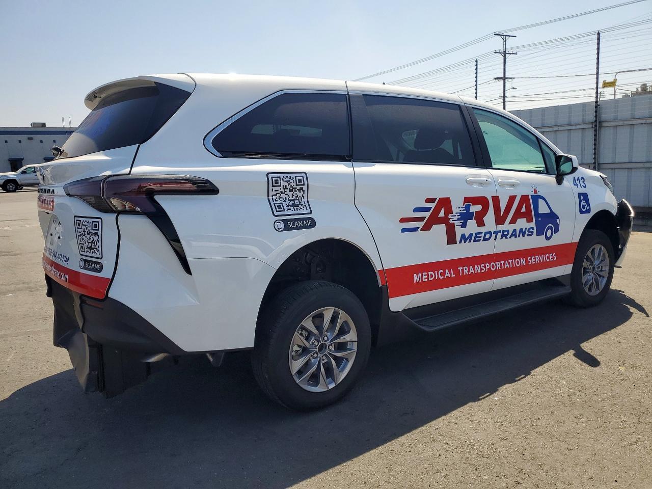 2025 Toyota Sienna Le - Фото 3