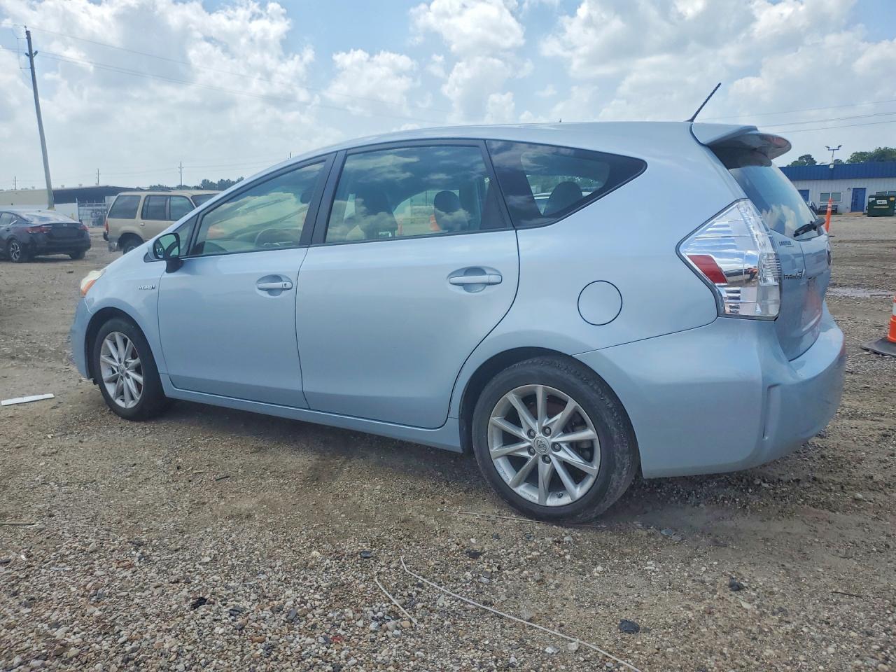 2014 Toyota Prius V Five - Фото 2